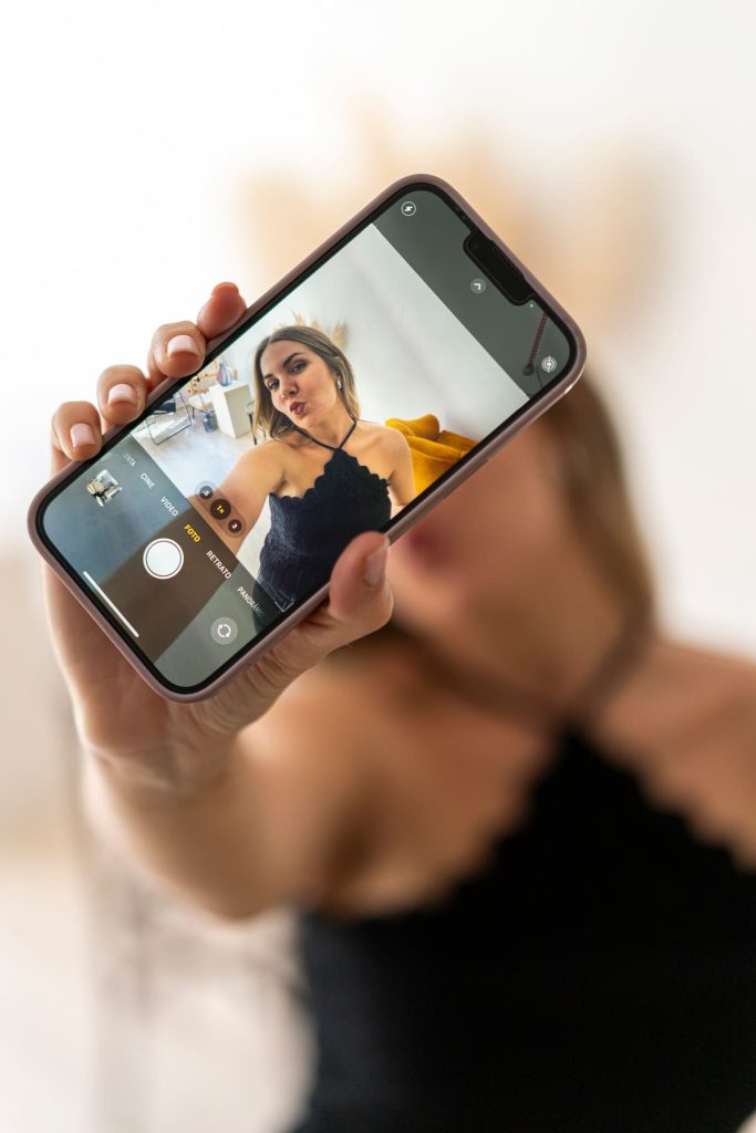 creadora-contenido-digital-movil